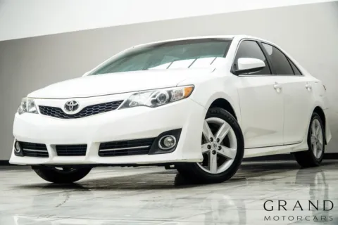 White 2014 Toyota Camry SE for sale in Kennesaw, GA