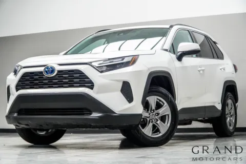 White 2024 Toyota RAV4 Hybrid XLE for sale in Kennesaw, GA