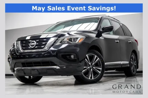 Black 2017 Nissan Pathfinder Platinum for sale in Kennesaw, GA
