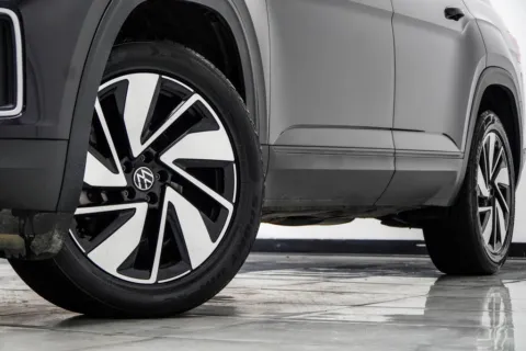 Another view of 2024 Volkswagen Atlas 2.0T SE w/Technology for sale in Kennesaw, GA at Grand Motorcars Kennesaw