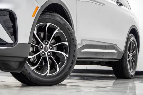 More photos of 2025 Lincoln Nautilus Premiere at Grand Motorcars Kennesaw, GA