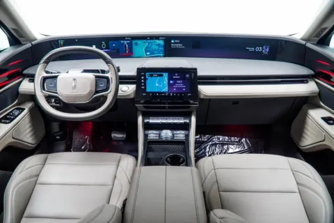 More photos of 2025 Lincoln Nautilus Premiere at Grand Motorcars Kennesaw, GA