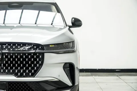 More photos of 2025 Lincoln Nautilus Premiere at Grand Motorcars Kennesaw, GA