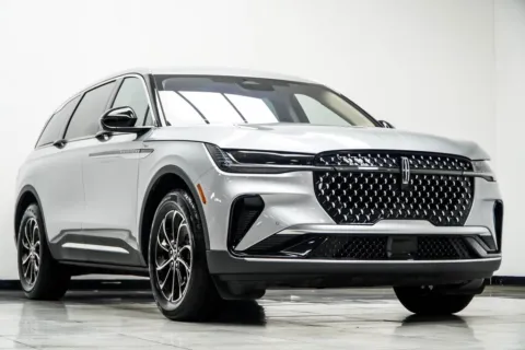 More photos of 2025 Lincoln Nautilus Premiere at Grand Motorcars Kennesaw, GA