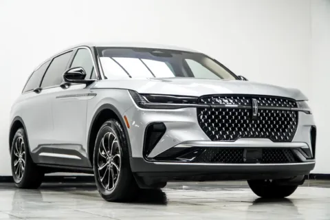 More photos of 2025 Lincoln Nautilus Premiere at Grand Motorcars Kennesaw, GA
