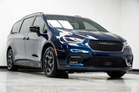 More photos of 2025 Chrysler Pacifica Hybrid Select Premium S Appearance at Grand Motorcars Kennesaw, GA