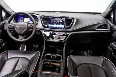 More photos of 2025 Chrysler Pacifica Hybrid Select Premium S Appearance at Grand Motorcars Kennesaw, GA