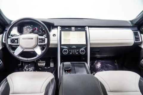More photos of 2023 Land Rover Discovery HSE R-Dynamic at Grand Motorcars Kennesaw, GA