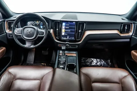 More photos of 2021 Volvo XC60 T5 Momentum at Grand Motorcars Kennesaw, GA