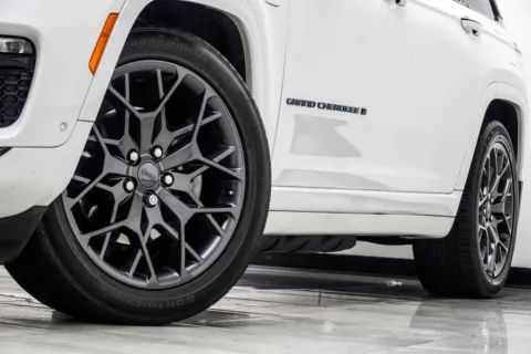 Another view of 2023 Jeep Grand Cherokee Summit Reserve 4xe for sale in Kennesaw, GA at Grand Motorcars Kennesaw