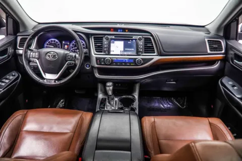 More photos of 2017 Toyota Highlander Limited at Grand Motorcars Kennesaw, GA