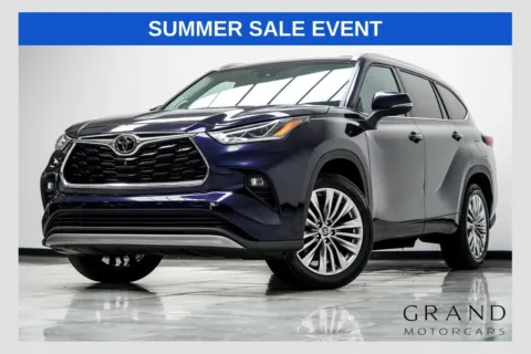 Gray 2023 Toyota Highlander Platinum for sale in Kennesaw, GA