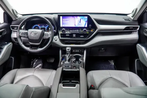 More photos of 2023 Toyota Highlander Platinum at Grand Motorcars Kennesaw, GA