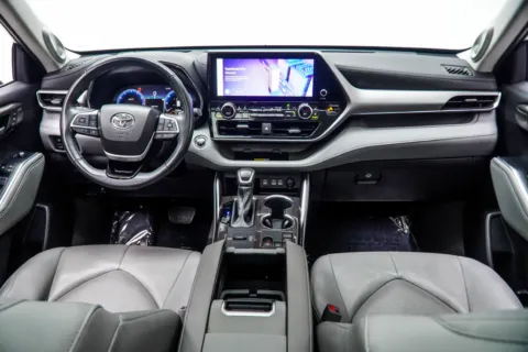 More photos of 2023 Toyota Highlander Platinum at Grand Motorcars Kennesaw, GA