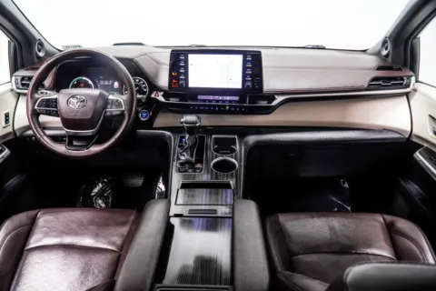 More photos of 2024 Toyota Sienna Platinum at Grand Motorcars Kennesaw, GA