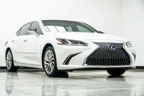 More photos of 2020 Lexus ES 300h Ultra Luxury at Grand Motorcars Kennesaw, GA