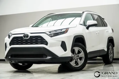 White 2024 Toyota RAV4 XLE for sale in Kennesaw, GA