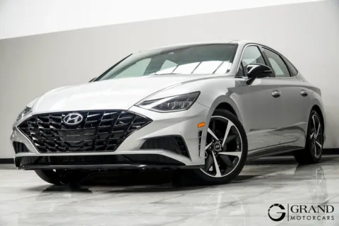 Silver 2022 Hyundai Sonata SEL Plus for sale in Kennesaw, GA