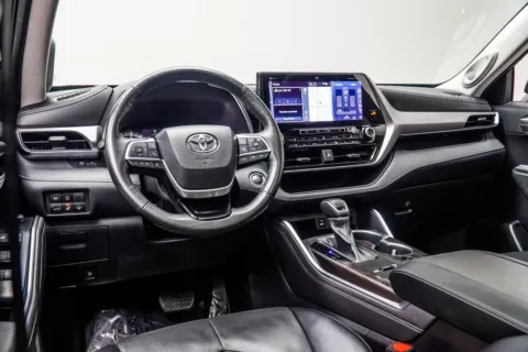 More photos of 2022 Toyota Highlander Platinum at Grand Motorcars Kennesaw, GA