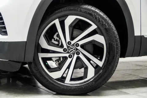 Another view of 2022 Volkswagen Atlas 2.0T SEL for sale in Kennesaw, GA at Grand Motorcars Kennesaw