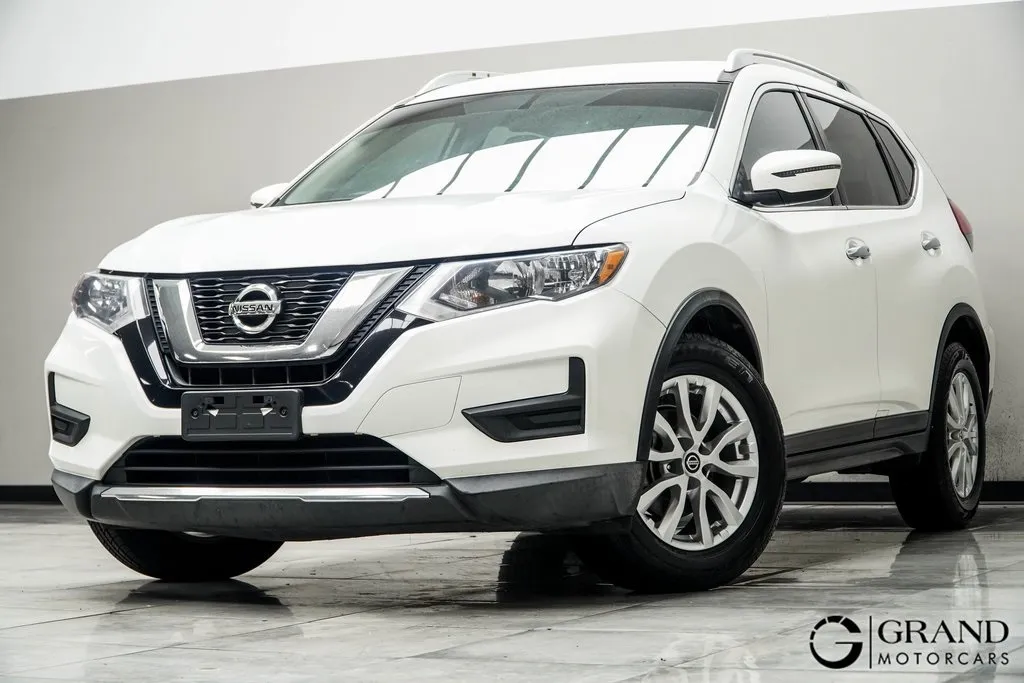 White 2017 Nissan Rogue SV for sale in Kennesaw, GA