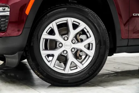 Photos of 2022 Jeep Grand Cherokee Limited for sale in Kennesaw, GA at Grand Motorcars Kennesaw