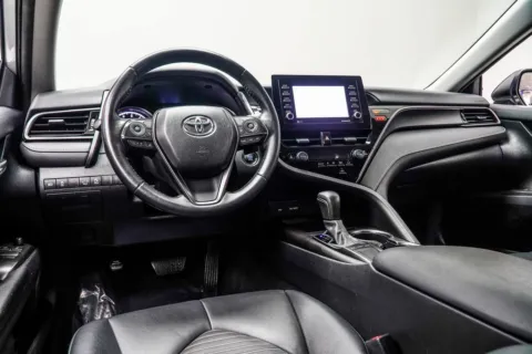More photos of 2022 Toyota Camry SE at Grand Motorcars Kennesaw, GA