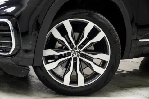 Another view of 2022 Volkswagen Atlas 3.6L V6 SEL Premium R-Line for sale in Kennesaw, GA at Grand Motorcars Kennesaw