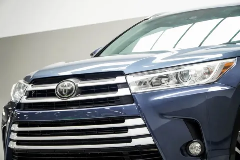 Photos of 2019 Toyota Highlander SE for sale in Kennesaw, GA at Grand Motorcars Kennesaw