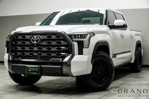 White 2022 Toyota Tundra Platinum for sale in Kennesaw, GA