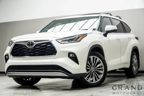 White 2021 Toyota Highlander Platinum for sale in Kennesaw, GA