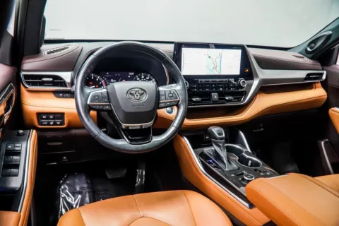 More photos of 2021 Toyota Highlander Platinum at Grand Motorcars Kennesaw, GA