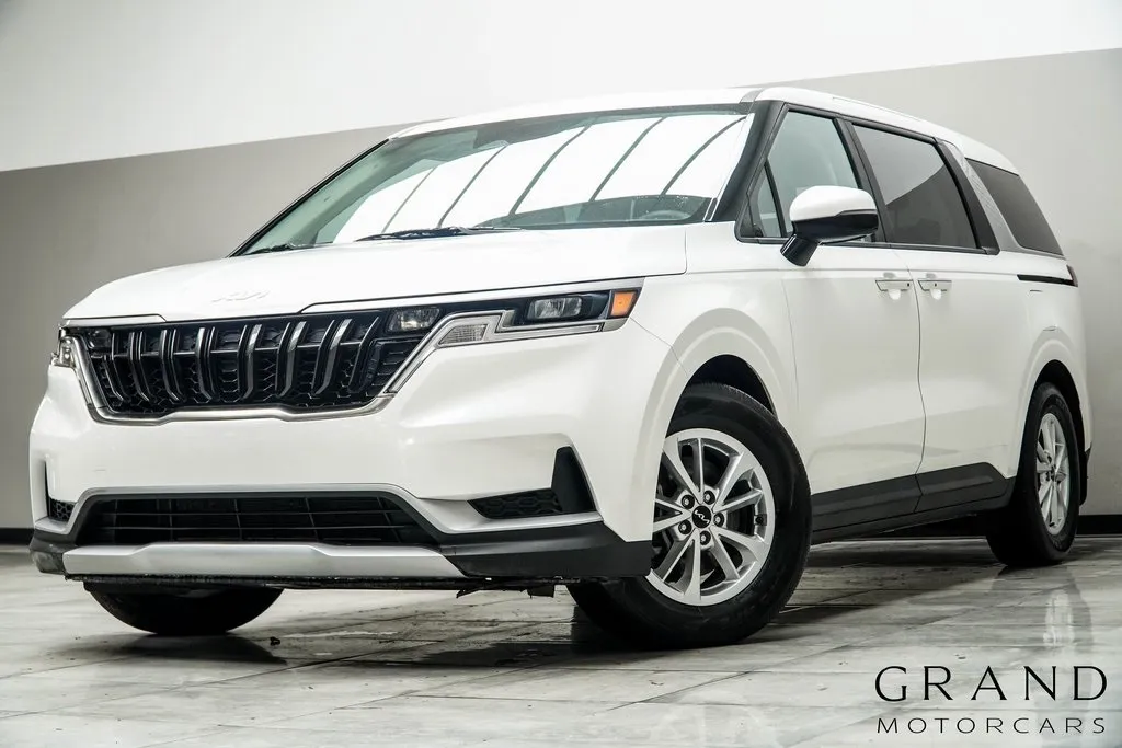 White 2024 Kia Carnival LX for sale in Kennesaw, GA