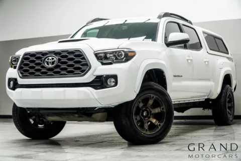 White 2017 Toyota Tacoma TRD Sport for sale in Kennesaw, GA