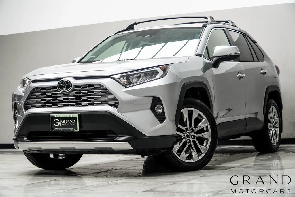 Silver 2019 Toyota RAV4 Limited for sale in Kennesaw, GA