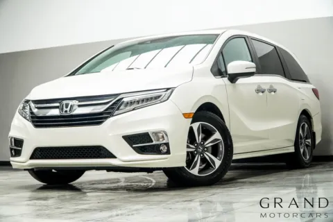 White 2018 Honda Odyssey Touring for sale in Kennesaw, GA