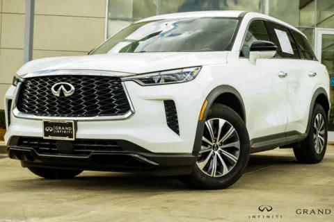 White 2023 INFINITI QX60 PURE for sale in Macon, GA