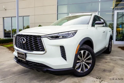 White 2023 INFINITI QX60 PURE for sale in Macon, GA