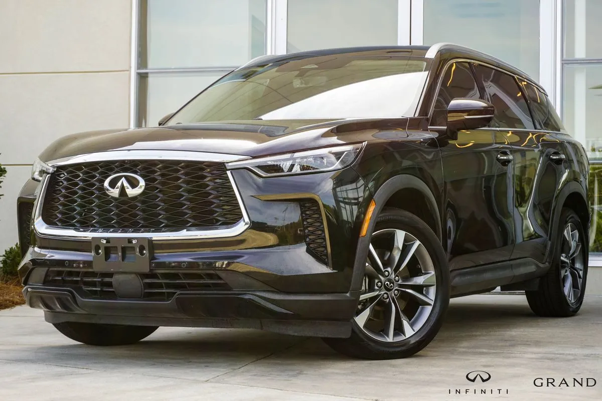 Black 2023 INFINITI QX60 LUXE for sale in Macon, GA