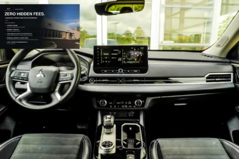 More photos of 2025 Mitsubishi Outlander SE at Grand Infiniti of Macon, GA