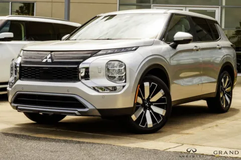 Silver 2025 Mitsubishi Outlander SE for sale in Macon, GA