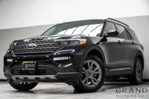 Black 2022 Ford Explorer XLT for sale in Macon, GA