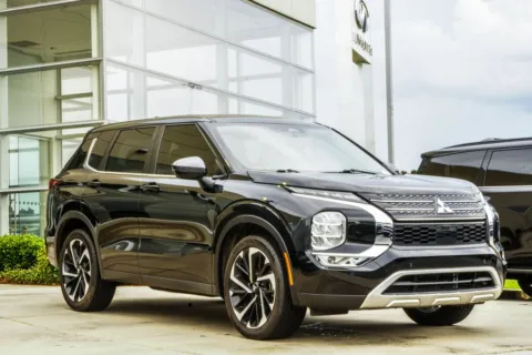 More photos of 2022 Mitsubishi Outlander SE at Grand Infiniti of Macon, GA