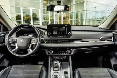 More photos of 2022 Mitsubishi Outlander SE at Grand Infiniti of Macon, GA