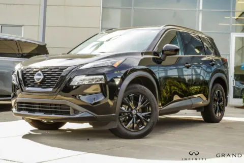 Black 2023 Nissan Rogue SV for sale in Macon, GA