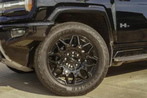 Another view of 2025 GMC Hummer EV SUV 3X for sale in Macon, GA at Grand Infiniti of Macon