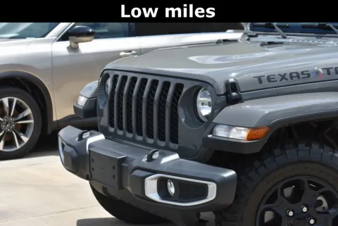 Photos of 2023 Jeep Gladiator Texas trail for sale in Macon, GA at Grand Infiniti of Macon