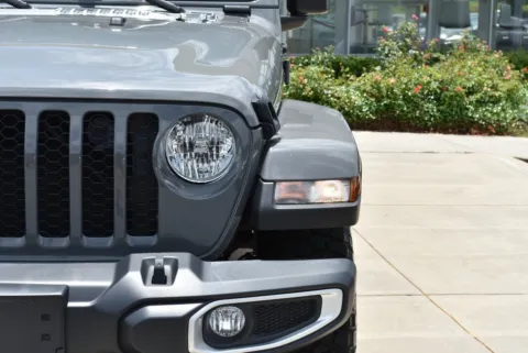 More photos of 2023 Jeep Gladiator Texas trail at Grand Infiniti of Macon, GA