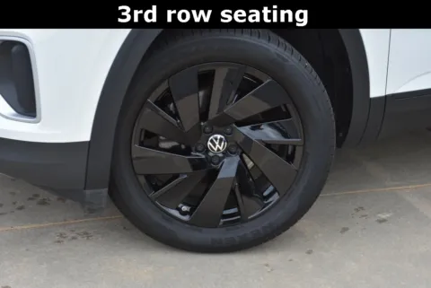 Another view of 2024 Volkswagen Atlas 2.0T SE w/Technology for sale in Macon, GA at Grand Infiniti of Macon