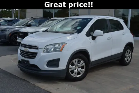 White 2016 Chevrolet Trax LS for sale in Macon, GA